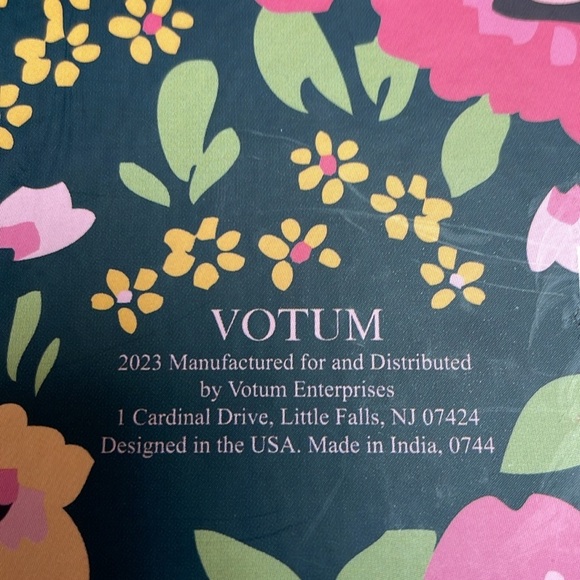 NWOT Spiral bound floral journal diary blank pages. 8.25 x6.5” 3/4” thick. - Picture 3 of 11